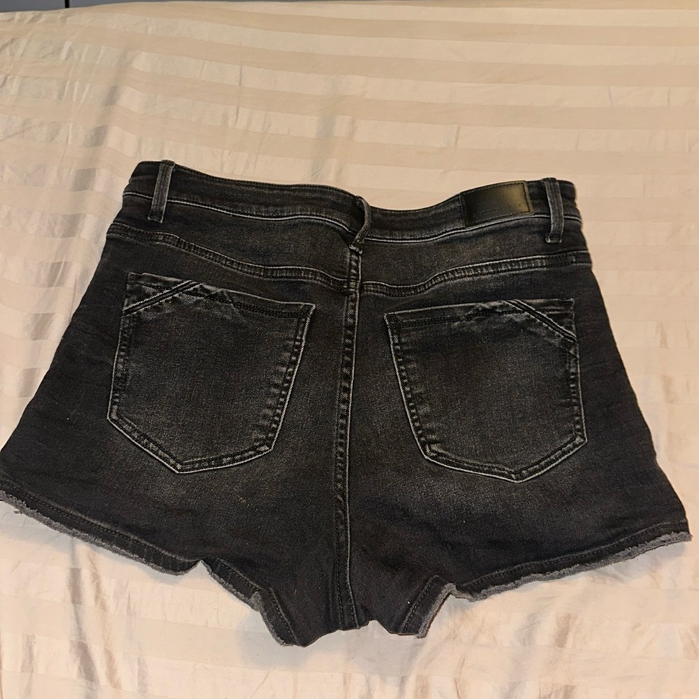 BUCKLE BLACK HIGH RISE SHORTS SIZE 30 - Picture 2 of 7